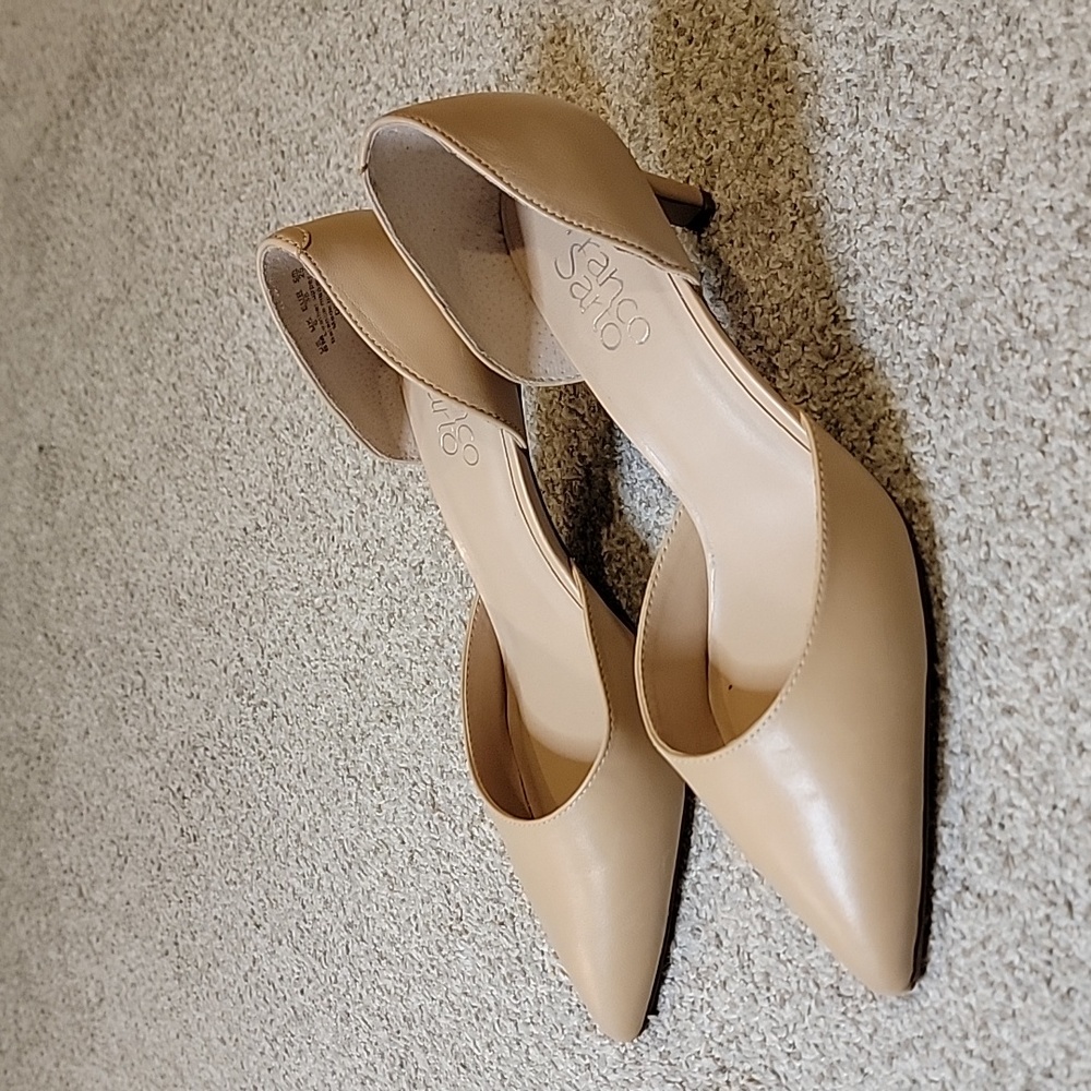 New Franco Sarto women's nude leather pumps heels size 8